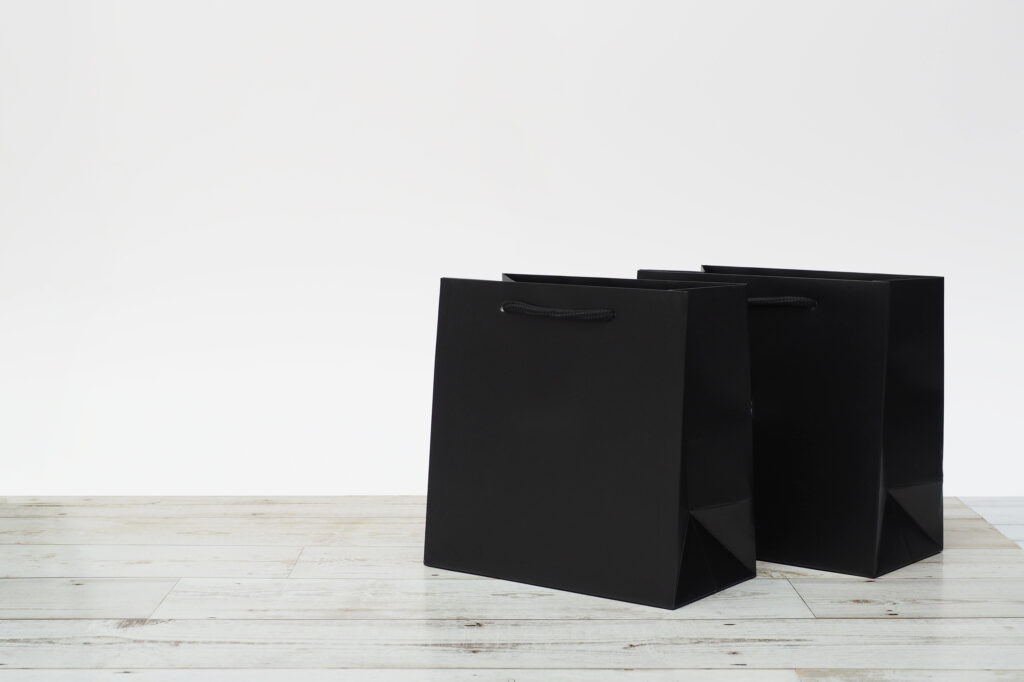 silkartiが手掛けた紙袋 - 高級感のあるブラック